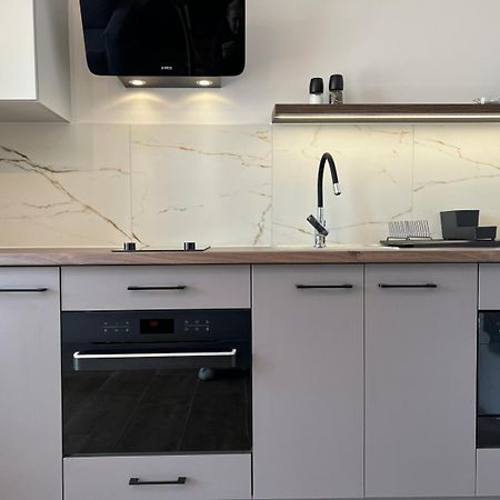 Party Avangarde Apartments City Center ليبا المظهر الخارجي الصورة