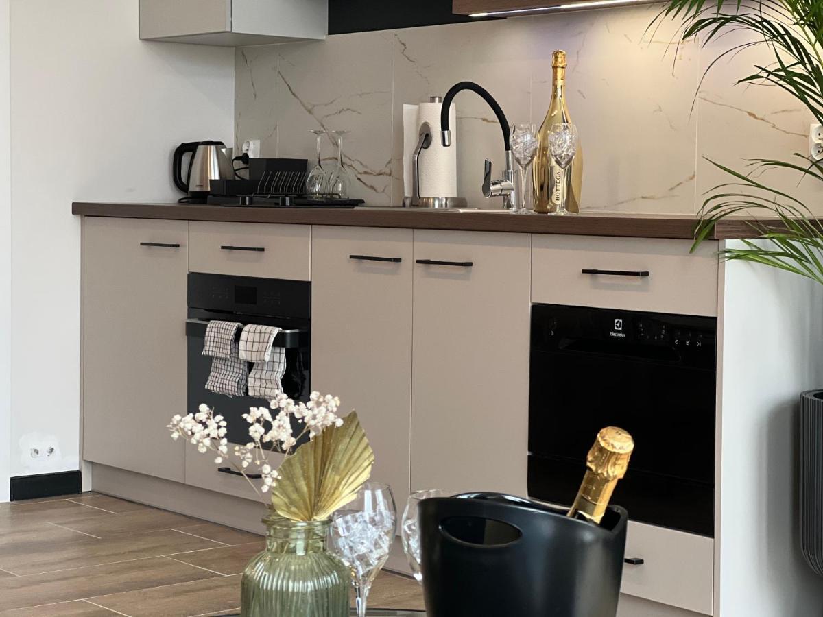 Party Avangarde Apartments City Center ليبا المظهر الخارجي الصورة
