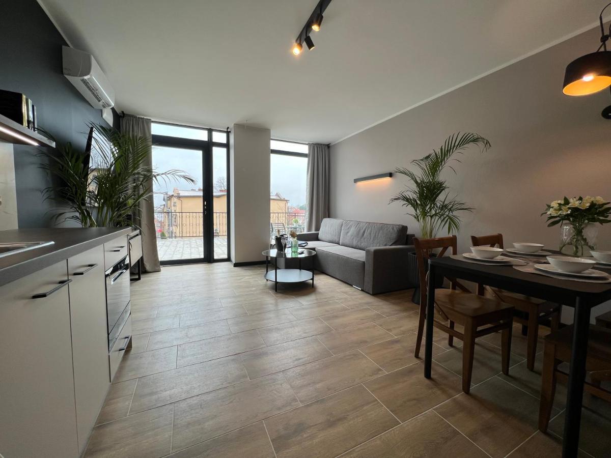 Party Avangarde Apartments City Center ليبا المظهر الخارجي الصورة
