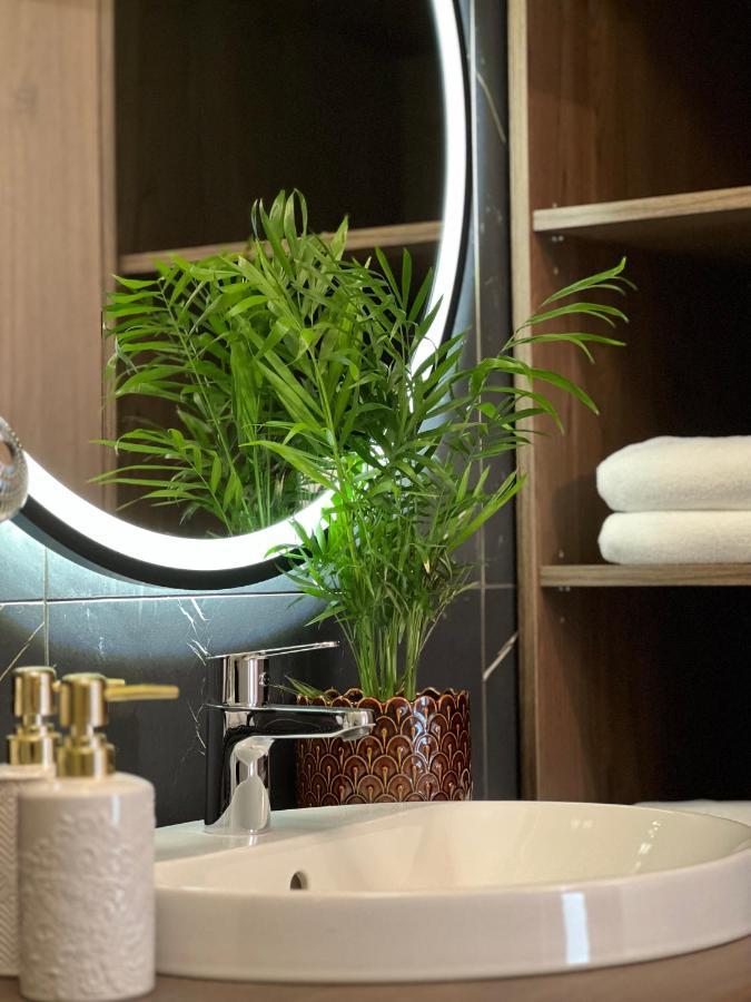 Party Avangarde Apartments City Center ليبا المظهر الخارجي الصورة