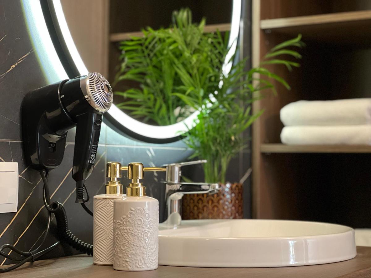 Party Avangarde Apartments City Center ليبا المظهر الخارجي الصورة
