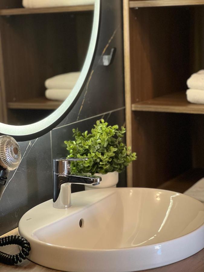 Party Avangarde Apartments City Center ليبا المظهر الخارجي الصورة