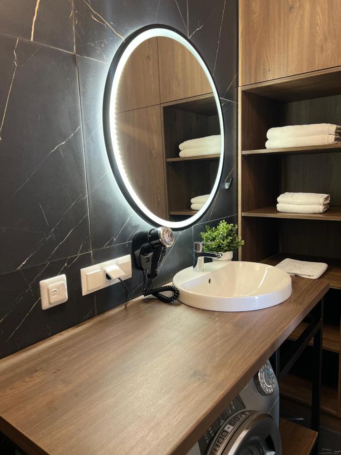 Party Avangarde Apartments City Center ليبا المظهر الخارجي الصورة