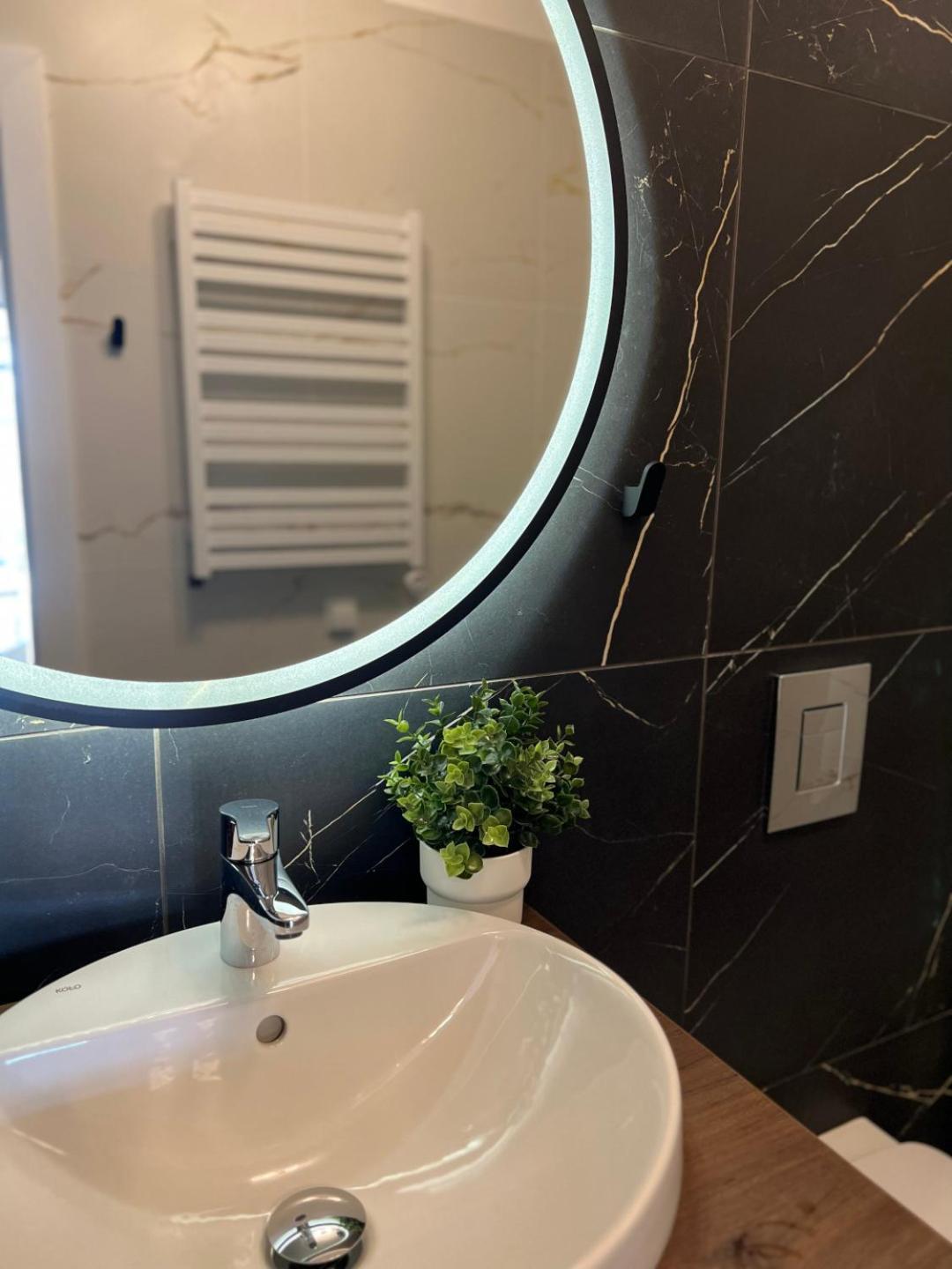 Party Avangarde Apartments City Center ليبا المظهر الخارجي الصورة